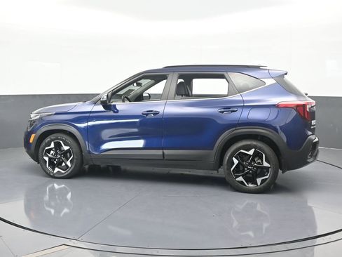 Used 2024 Kia Seltos EX image 3