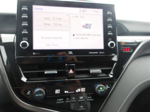 Used 2021 Toyota Camry XSE image 14