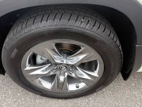 Used 2019 Toyota Highlander Limited Platinum AWD/4WD image 10