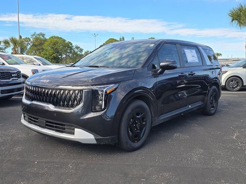 New 2026 Kia Carnival image 4