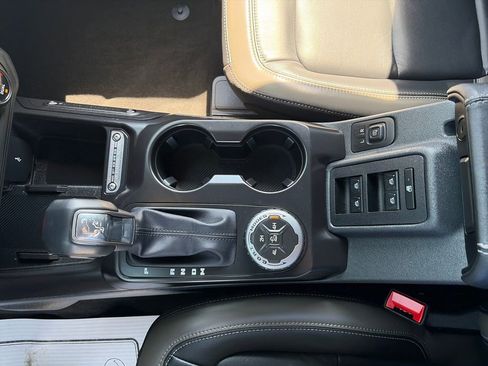 Used 2025 Ford Bronco Outer Banks image 26
