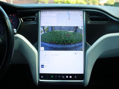 Used 2017 Tesla Model X 75D AWD/4WD image 14