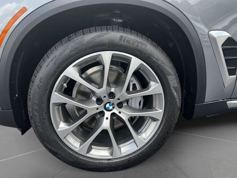 New 2026 BMW X5 xDrive40i w/ Premium Package AWD/4WD image 9