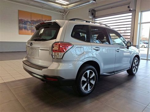 Used 2018 Subaru Forester 2.5i Premium w/ All-Weather Package image 6