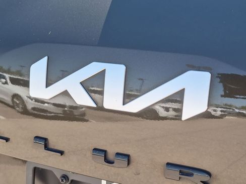 Used 2022 Kia Telluride EX w/ EX Premium Package AWD/4WD image 12