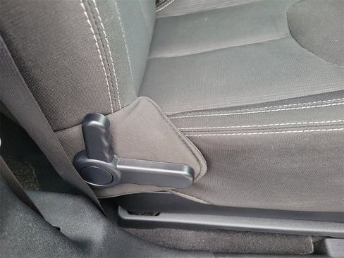 Used 2016 Jeep Wrangler Rubicon w/ Power Convenience Group image 31