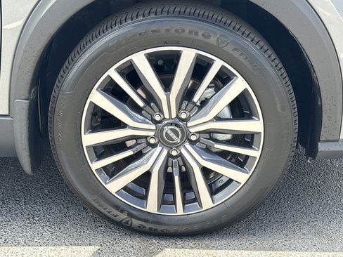 Used 2023 Nissan Kicks SR w/ SR Premium Package FWD image 12