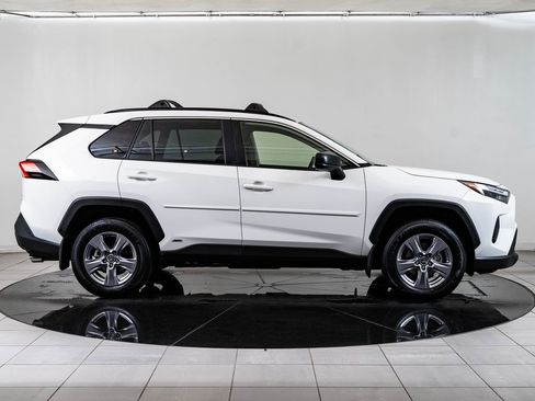 Used 2025 Toyota RAV4 LE AWD/4WD image 11