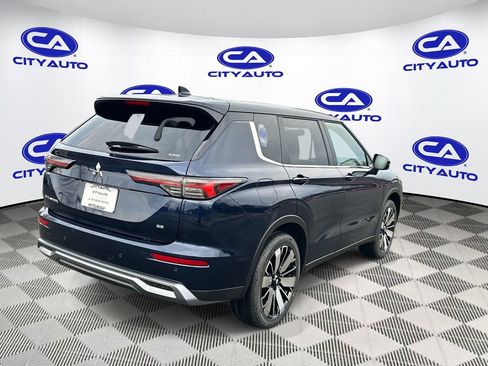 New 2026 Mitsubishi Outlander SE image 3