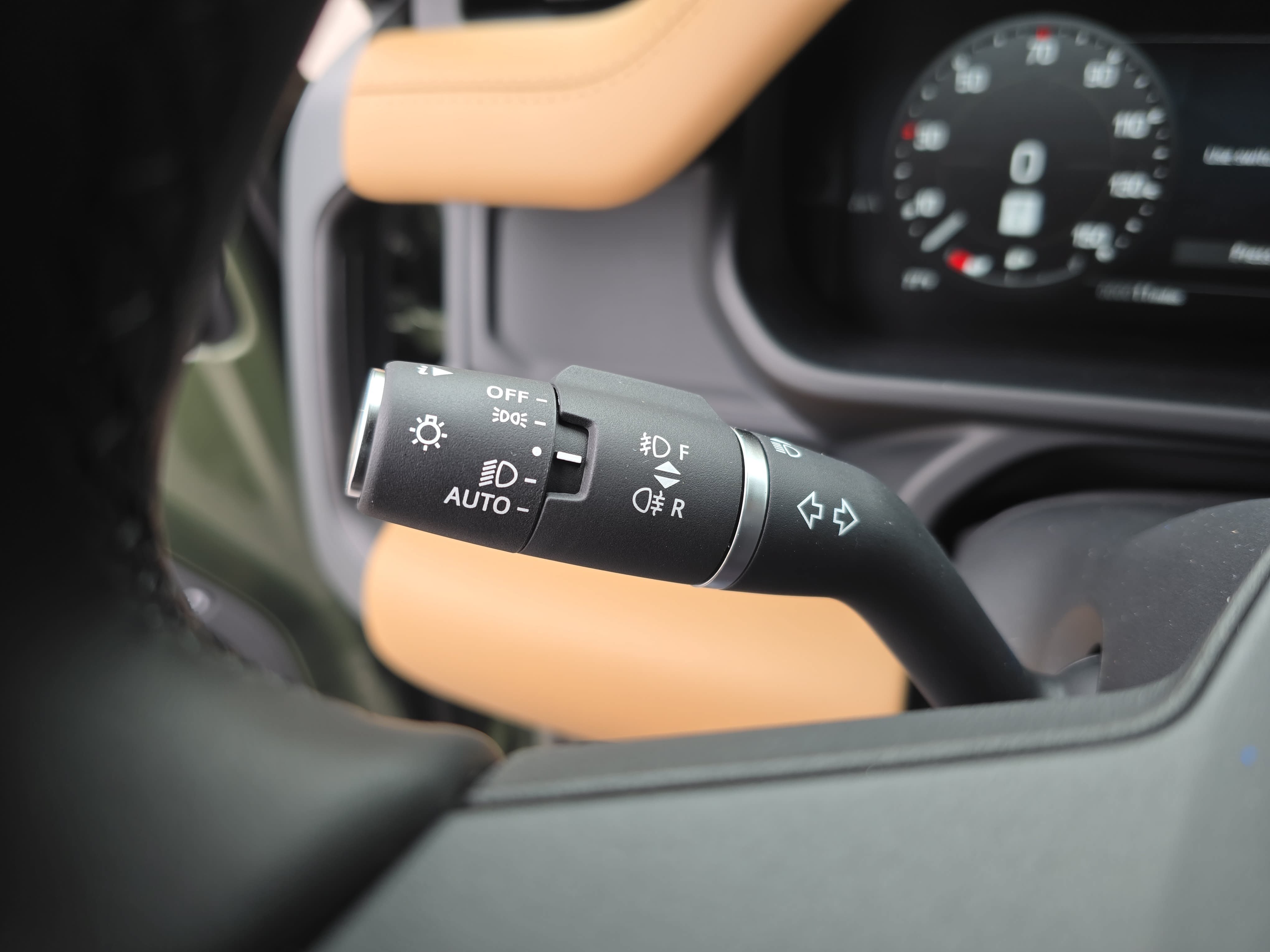 New 2026 Land Rover Defender 110 X-Dynamic SE AWD/4WD image 25