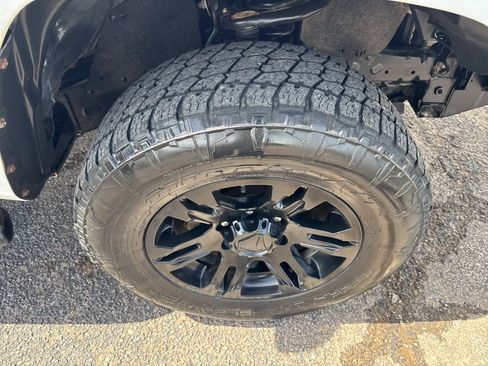 Used 2020 Toyota Tacoma SR AWD/4WD image 34