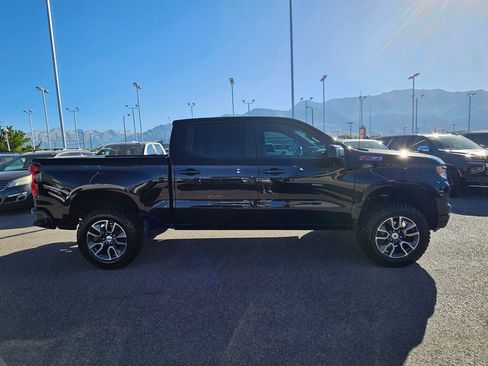 Used 2022 Chevrolet Silverado 1500 RST AWD/4WD image 2