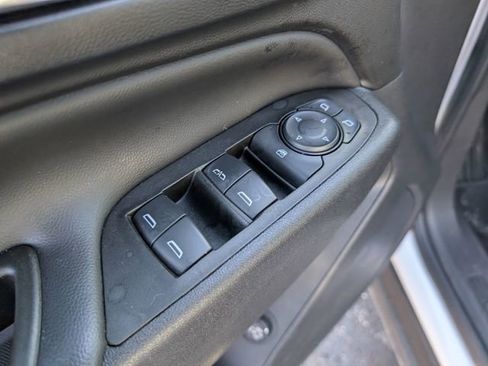 Used 2021 Chevrolet Equinox LT image 15