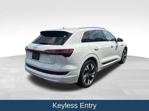 Used 2023 Audi e-tron Premium Plus w/ Premium Plus Package AWD/4WD image 7