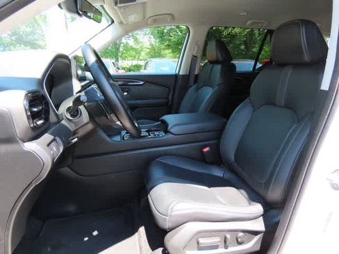 Used 2023 Honda Pilot EX-L image 13