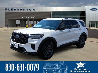 New 2025 Ford Explorer ST-Line w/ Premium Package