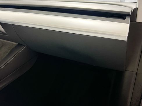 Used 2024 Tesla Model Y Long Range AWD/4WD image 34