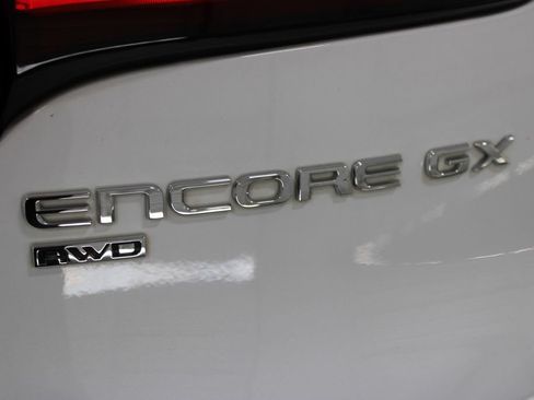 Used 2025 Buick Encore GX Preferred AWD/4WD image 19