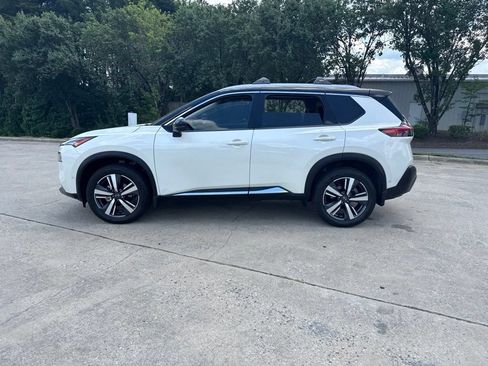 Used 2023 Nissan Rogue SL w/ SL Premium Package FWD image 13