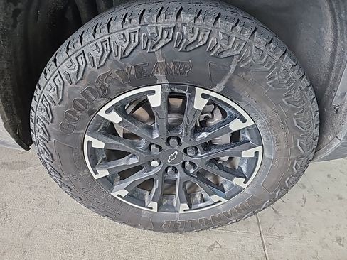 Used 2025 Chevrolet Traverse Z71 w/ Driver Confidence Package image 24