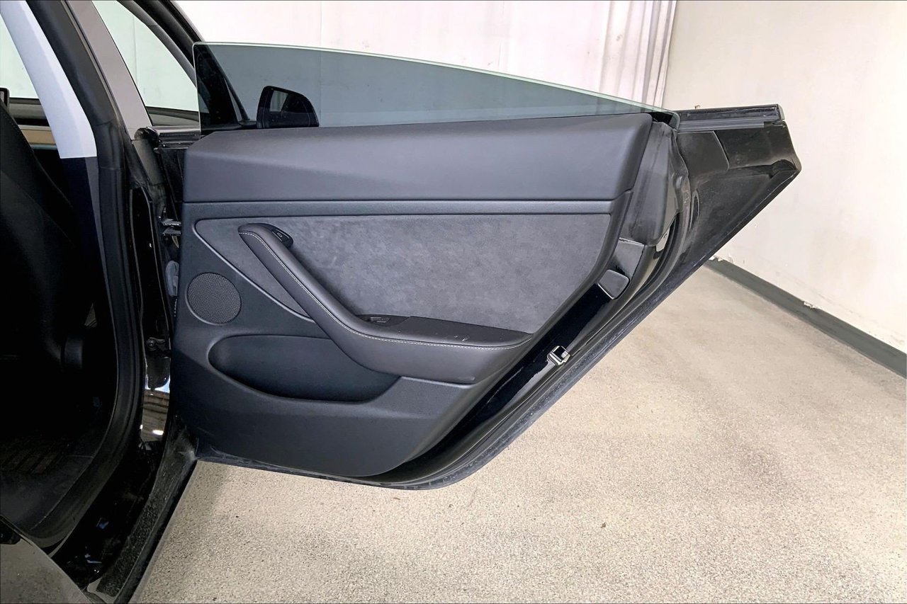 Used 2023 Tesla Model 3 Standard Range RWD image 23