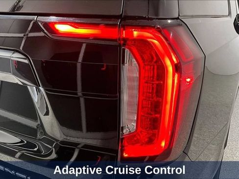 Used 2023 GMC Yukon XL Denali Ultimate AWD/4WD image 31