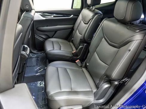 Certified 2025 Cadillac XT6 Premium Luxury image 11