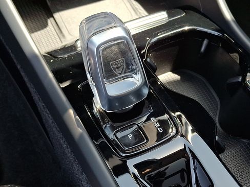 Used 2023 Volvo XC40 B5 Plus w/ Climate Package AWD/4WD image 15