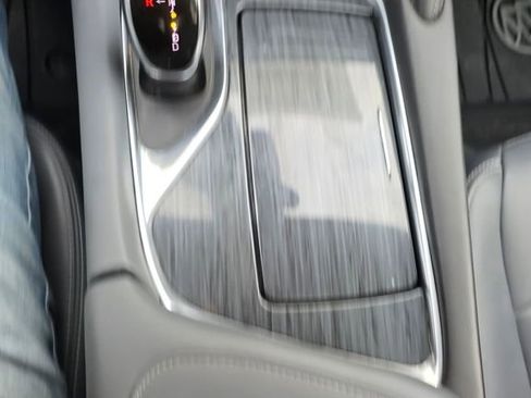 Used 2020 Buick Enclave Premium w/ Sun and Sites Package image 23