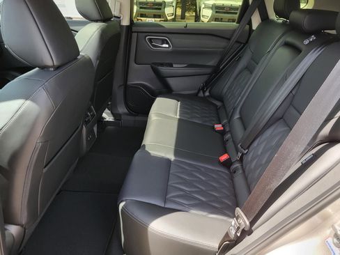 New 2026 Nissan Rogue Platinum AWD/4WD image 18