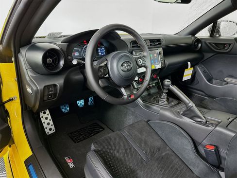 New 2026 Toyota GR86 YUZU Limited image 9
