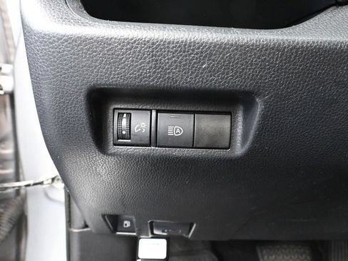Used 2019 Toyota RAV4 LE w/ Carpet Mat Package AWD/4WD image 31