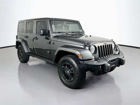 Used 2017 Jeep Wrangler Unlimited Sahara AWD/4WD image 3