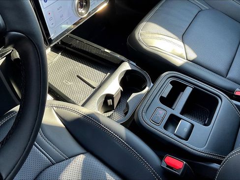 New 2025 Ford Mustang Mach-E Premium image 8