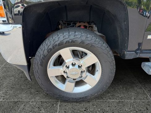 Used 2018 Chevrolet Silverado 2500 LTZ w/ Vortec Plus Package AWD/4WD image 14