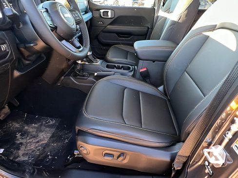 New 2026 Jeep Gladiator Sport image 16