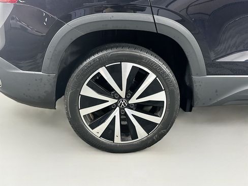 Used 2023 Volkswagen Taos SE FWD image 11