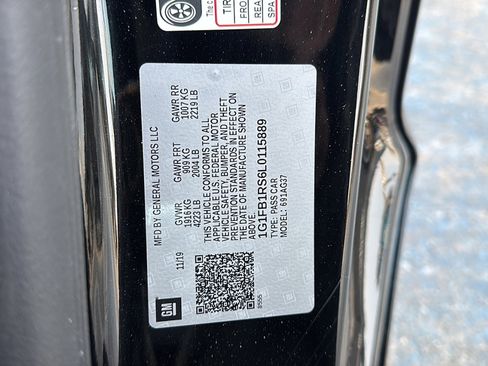 Used 2020 Chevrolet Camaro LT w/ RS Package image 42