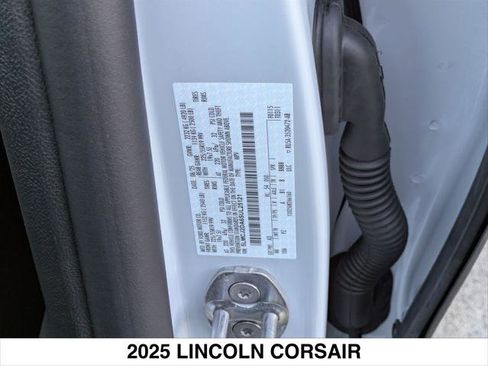 New 2025 Lincoln Corsair Reserve image 15