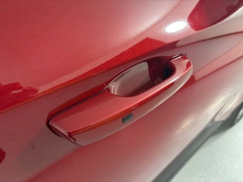 Used 2025 Hyundai Venue SEL FWD image 12