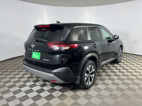 Used 2023 Nissan Rogue SV image 5
