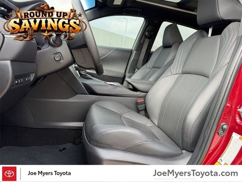 Used 2024 Toyota Venza Limited image 27