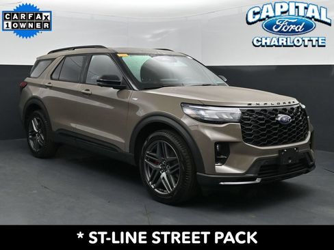 Used 2026 Ford Explorer ST-Line w/ ST-Line Street Pack AWD/4WD image 3