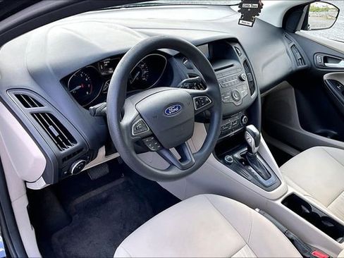 Used 2015 Ford Focus SE FWD image 13