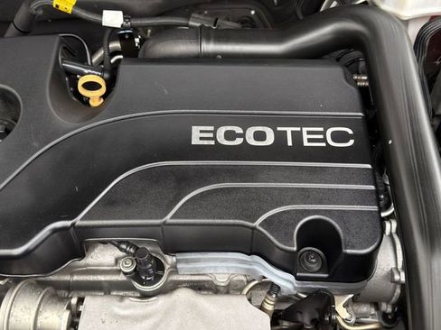 Used 2020 Chevrolet Equinox LT image 29