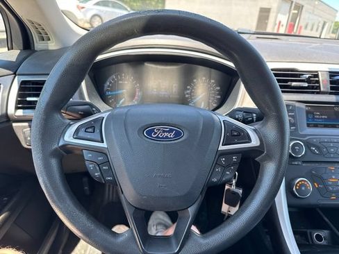 Used 2014 Ford Fusion SE FWD image 15