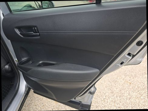 Used 2022 Toyota Corolla Cross LE AWD/4WD image 19