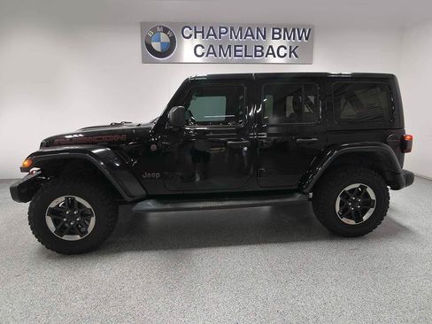 Used 2019 Jeep Wrangler Unlimited Rubicon AWD/4WD image 3