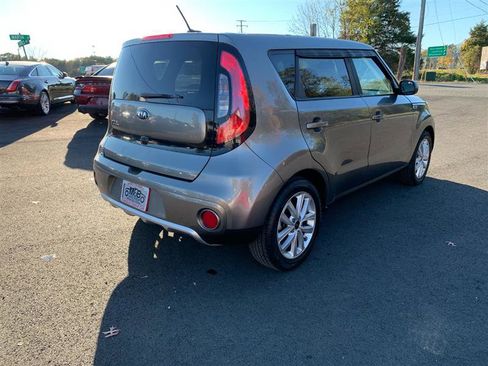 Used 2018 Kia Soul + w/ Audio Package image 5