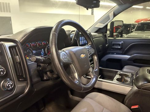 Used 2018 Chevrolet Silverado 1500 LT w/ All Star Edition AWD/4WD image 11